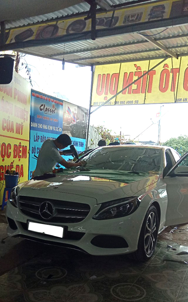 dán phim cách nhiệt cho xe Mercedes tại Hà Nội