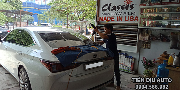 Hình ảnh dán phim cách nhiệt cho xe Lexus tại Hà Nội